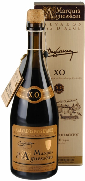 Кальвадос Marquis d'Aguesseau XO, 30 Ans, gift box, 0.7 л