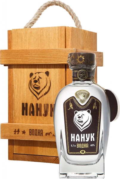 Водка Нанук, в деревянной коробке, 0.7 л