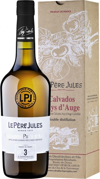 Кальвадос Le Pere Jules 3 Years Old, AOC Calvados Pays d'Auge, gift box, 0.7 л