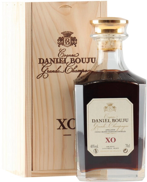 Коньяк Daniel Bouju, XO, carafe & wooden box, 0.7 л