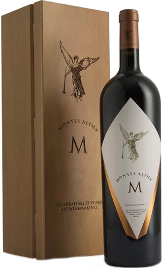 Вино Montes, Alpha M, Apalta DO, 2020, wooden box, 1.5 л