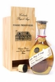 Кальвадос Calvados Pays d'Auge Pomme Prisonniere, wooden box, 1 л