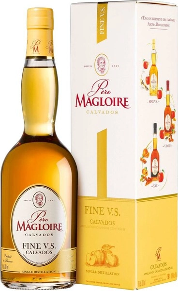 Кальвадос Pere Magloire Fine V.S, gift box, 0.7 л