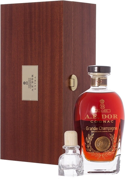 Коньяк A.E.Dor Extra, wooden box, 0.7 л