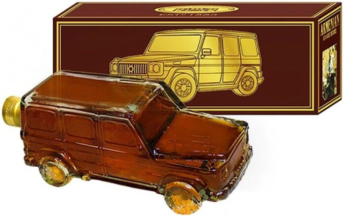 Коньяк "Гелик" 5-летний, в подарочной коробке, 0.5 л