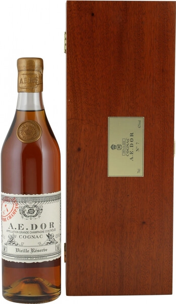 Коньяк A.E. Dor №7, wooden box, 0.7 л