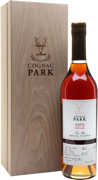 Коньяк Park Fins Bois AOC, 1975, gift coffret, 0.7 л