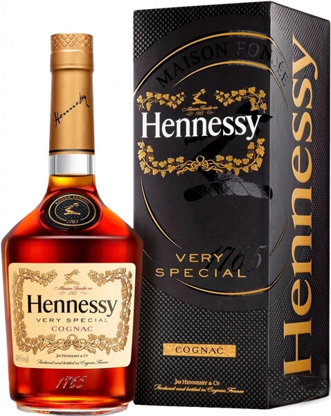 Коньяк Hennessy V.S, gift box, 0.5 л