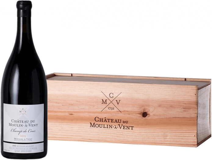 Вино Champ de Cour, Moulin-a-Vent AOC, 2015, wooden box, 1.5 л