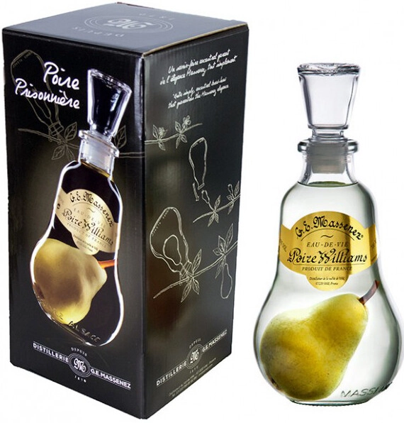 Бренди Massenez, Eau de vie Poire Prisonniere, gift box, 0.7 л