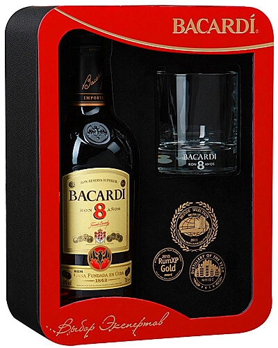 Ром Bacardi 8 years, gift box with glass, 0.7 л