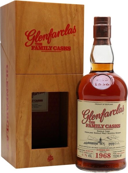 Виски Glenfarclas 1968 Family Casks (41,7%), in wooden box, 0.7 л