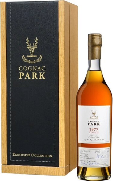 Коньяк Park Fins Bois AOC, 1977, gift coffret, 0.7 л