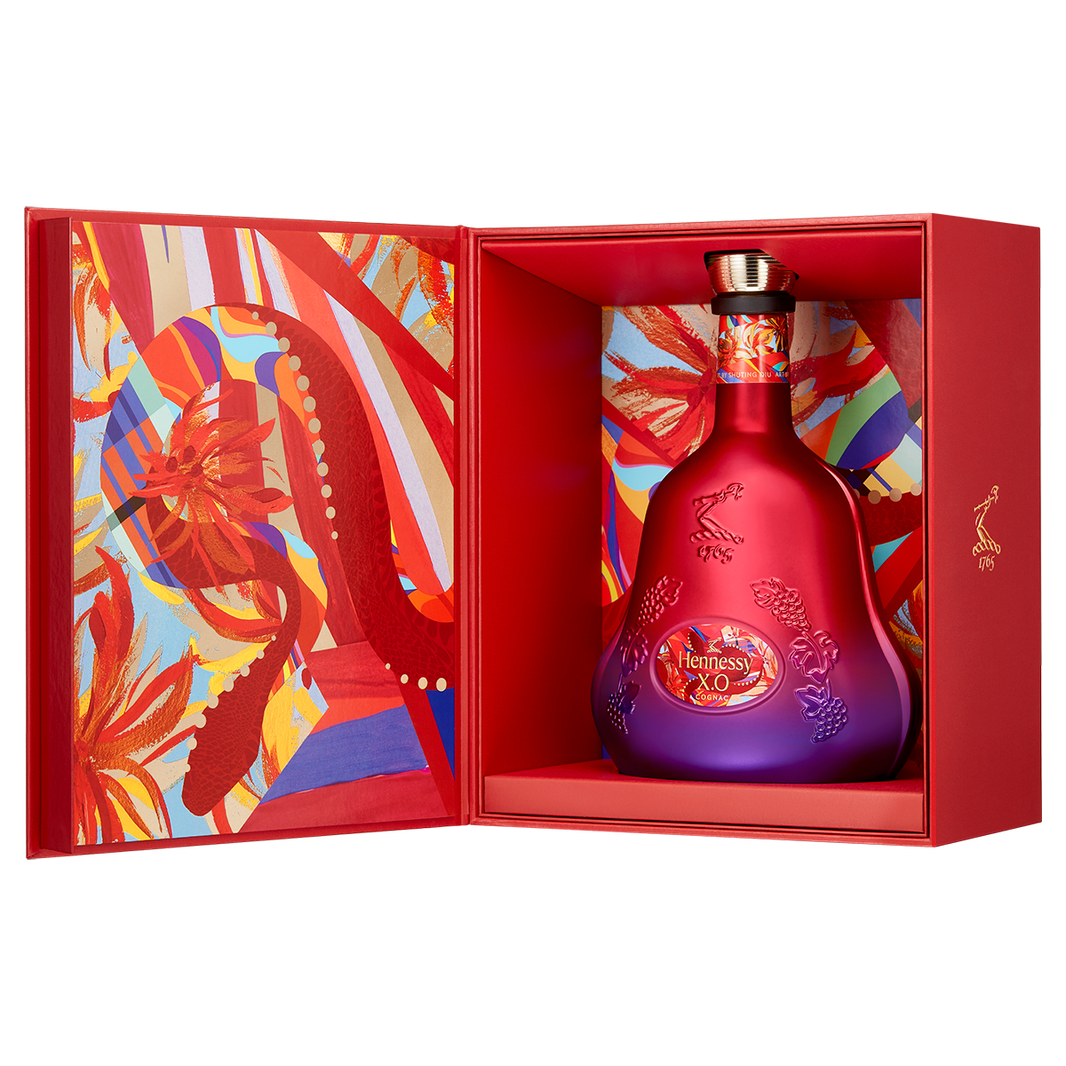 Коньяк Hennessy XO Lunar New Year of the Snake 2025 by Shuting Qiu